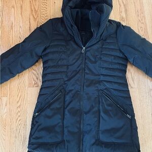 Woman’s Long Hooded Puffer Jacket   M
